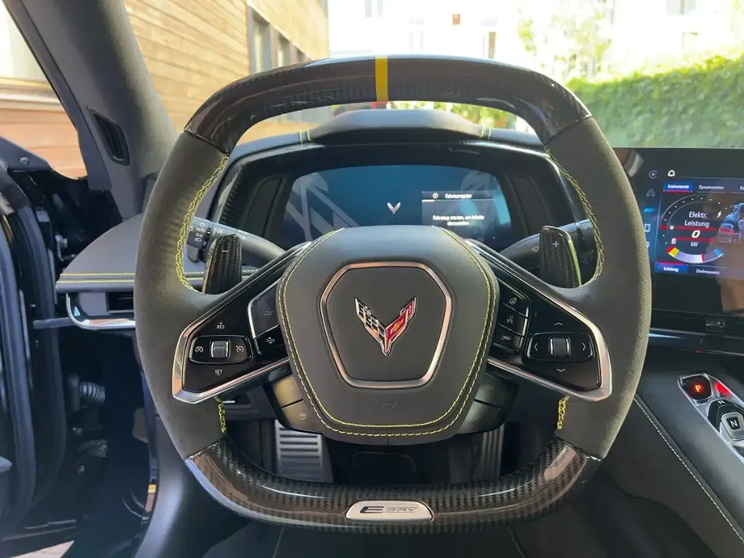 Corvette C8 - Thumbnail 8