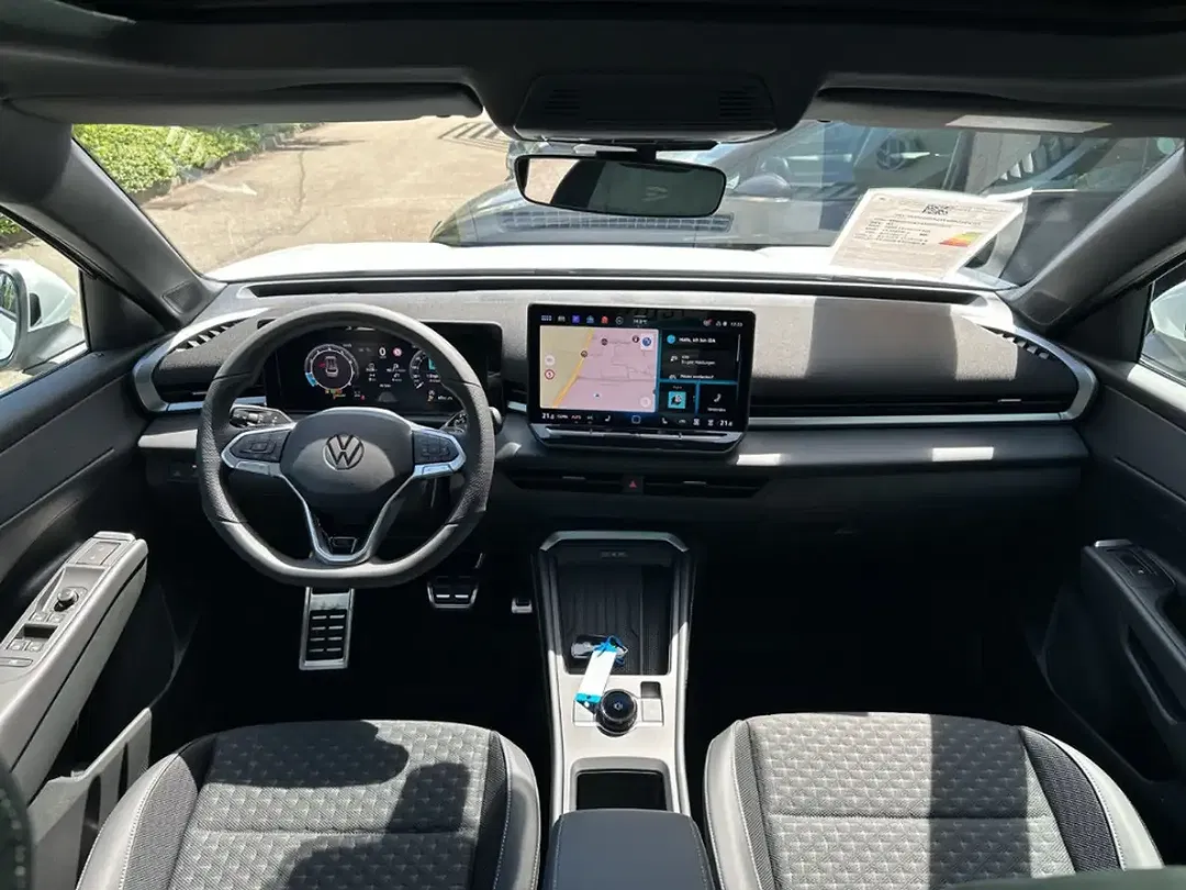 Volkswagen T-Roc - Thumbnail 7
