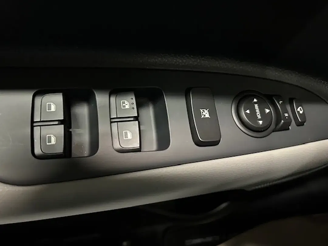 Kia Stonic - Thumbnail 8