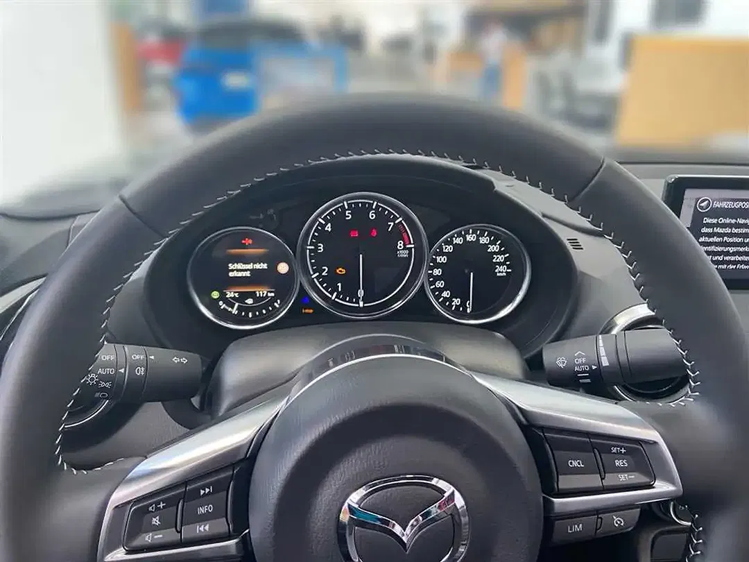 Mazda MX-5 - Thumbnail 13