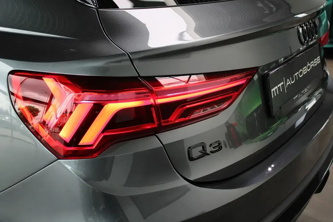 Audi Q3 - Thumbnail 11