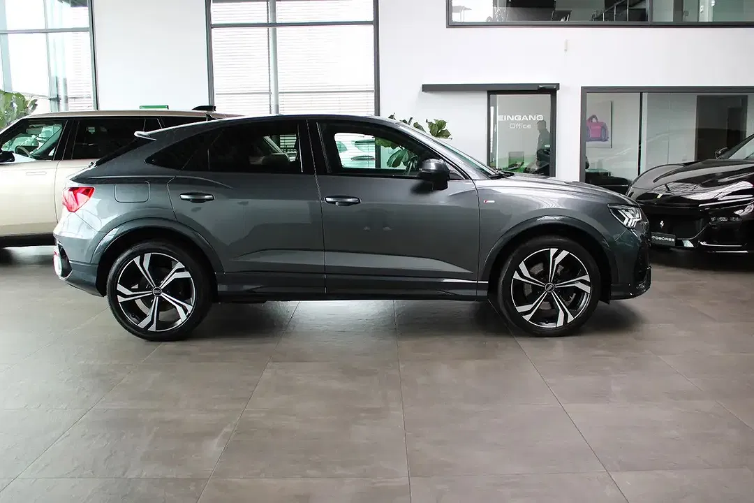 Audi Q3 - Thumbnail 7