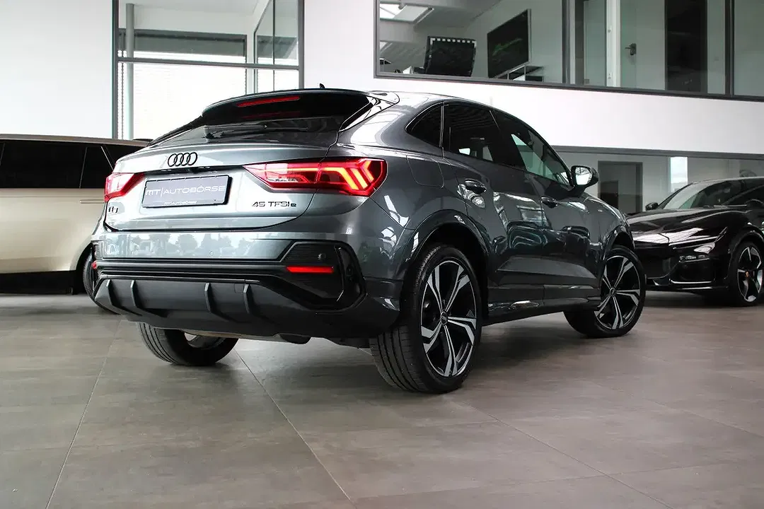 Audi Q3 - Thumbnail 9