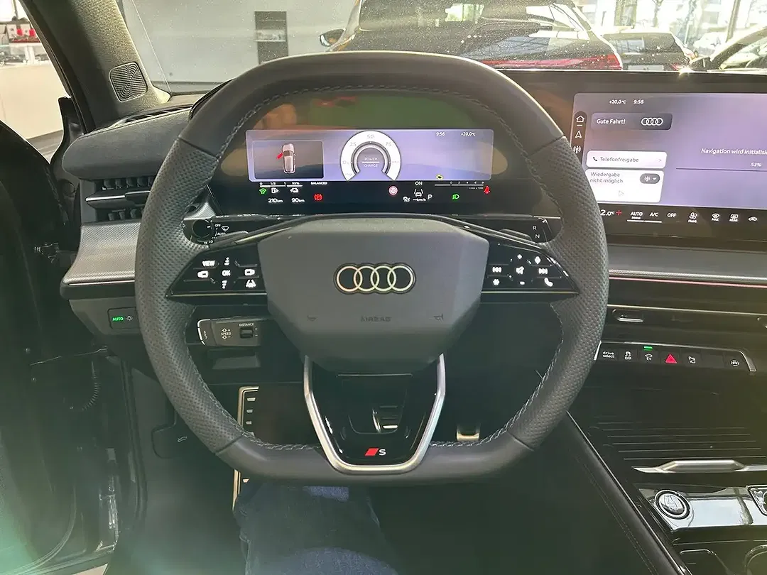 Audi Q3 - Thumbnail 11