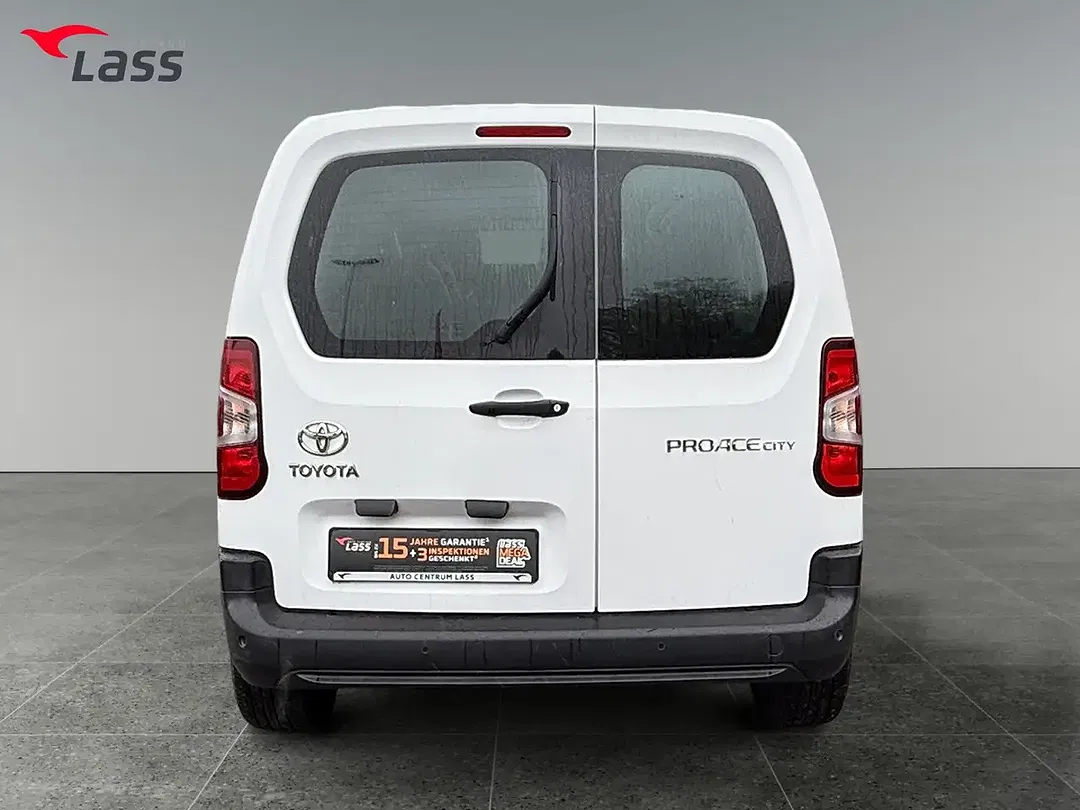 Toyota Proace City - Thumbnail 3
