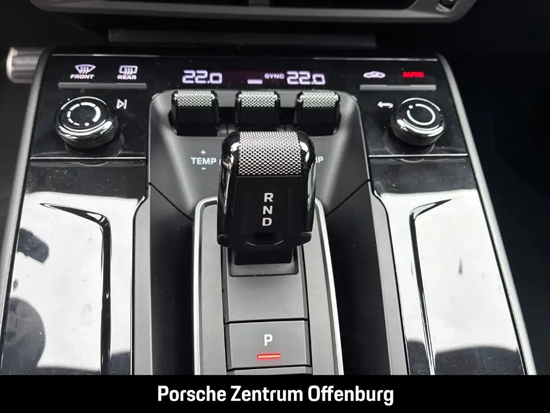 Porsche 992 - Thumbnail 10