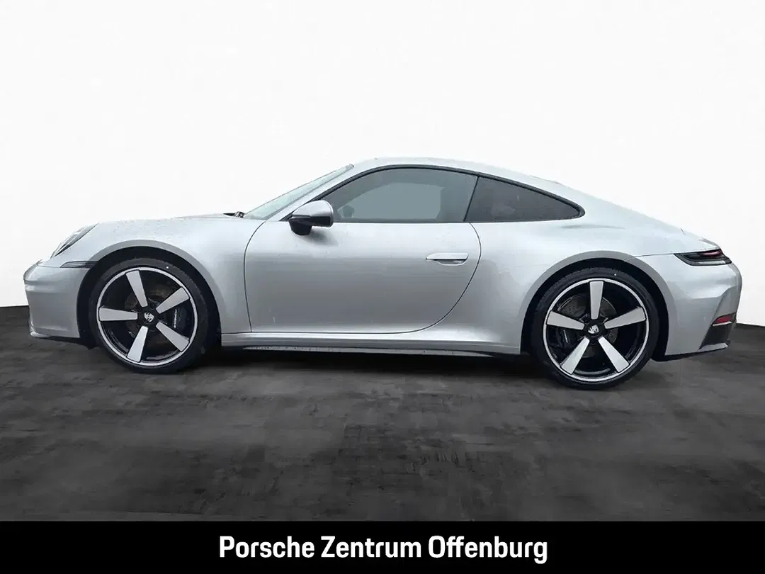 Porsche 992 - Thumbnail 2