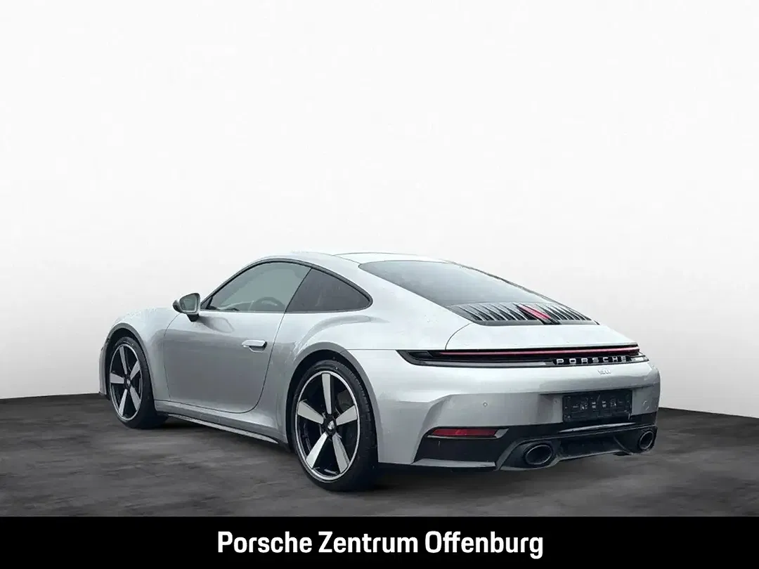 Porsche 992 - Thumbnail 3