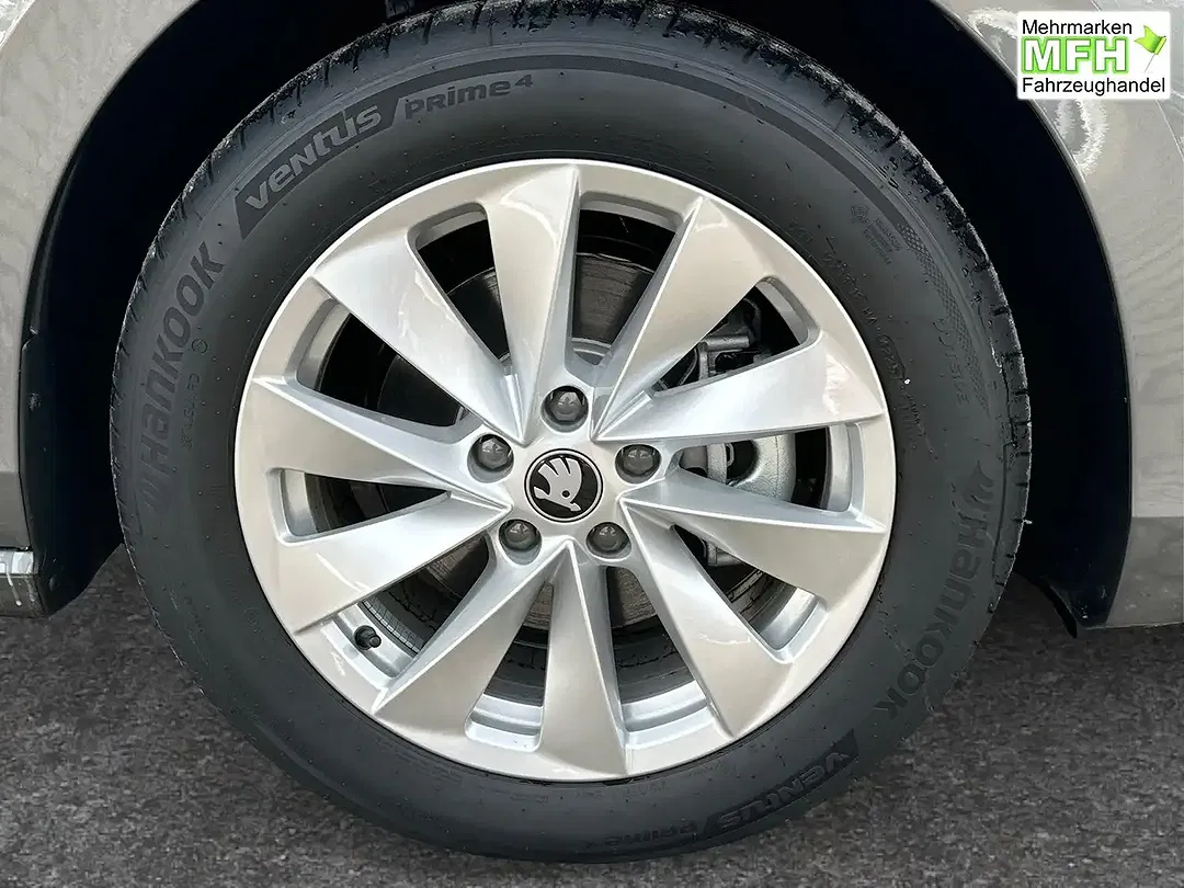 Skoda Superb - Thumbnail 12