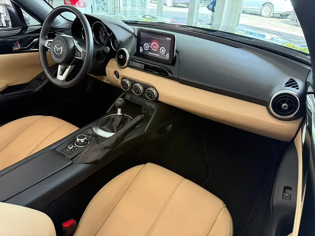 Mazda MX-5 - Thumbnail 15