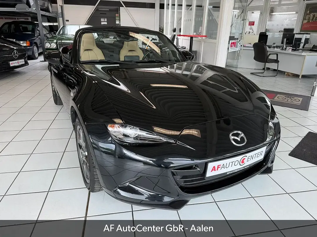 Mazda MX-5 - Thumbnail 2