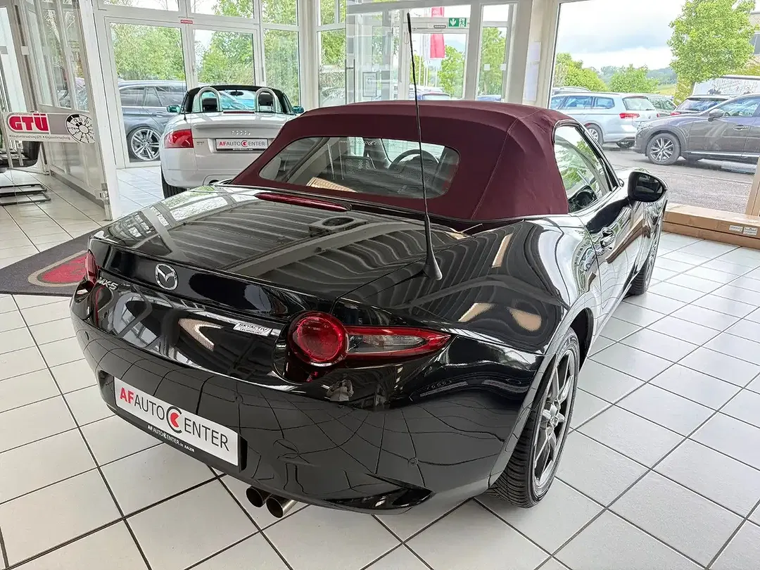 Mazda MX-5 - Thumbnail 20