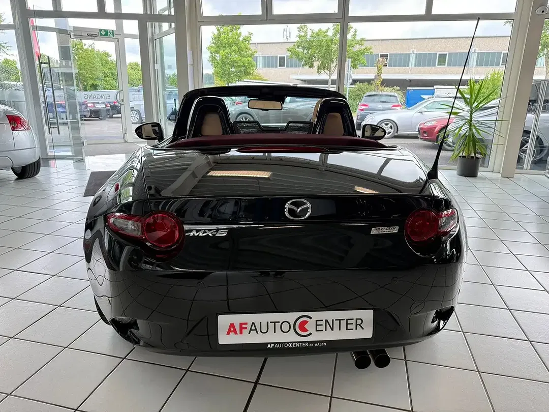 Mazda MX-5 - Thumbnail 5