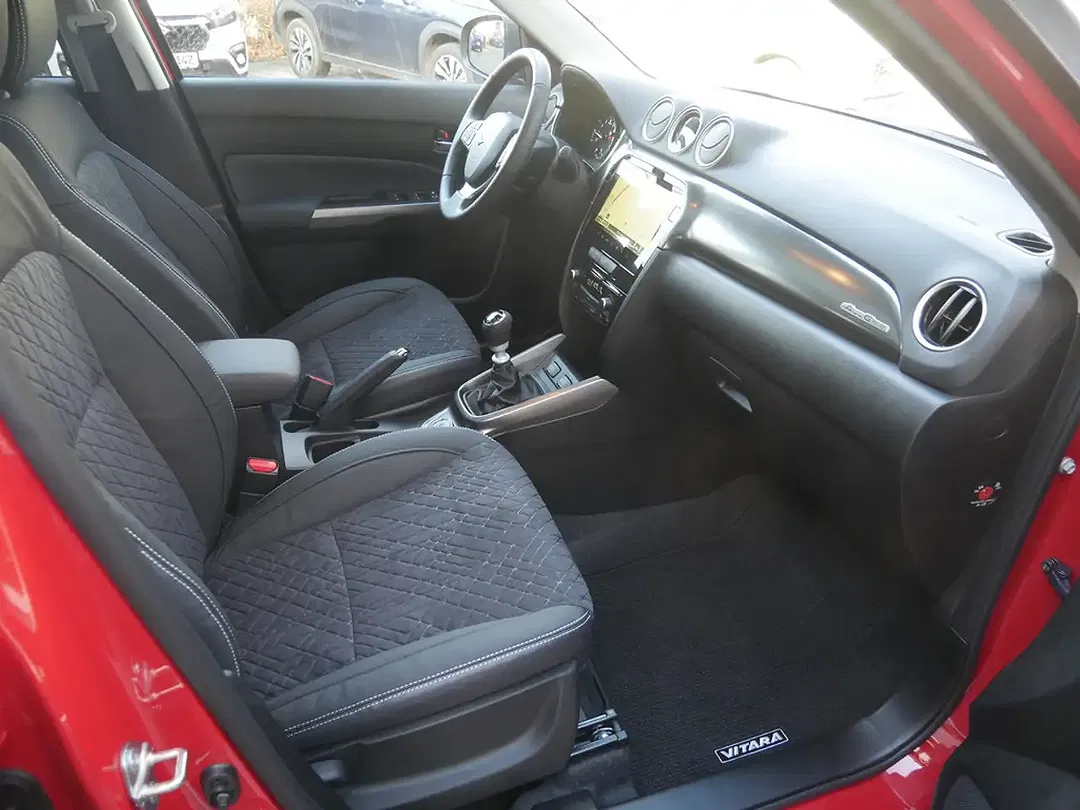 Suzuki Vitara - Thumbnail 8