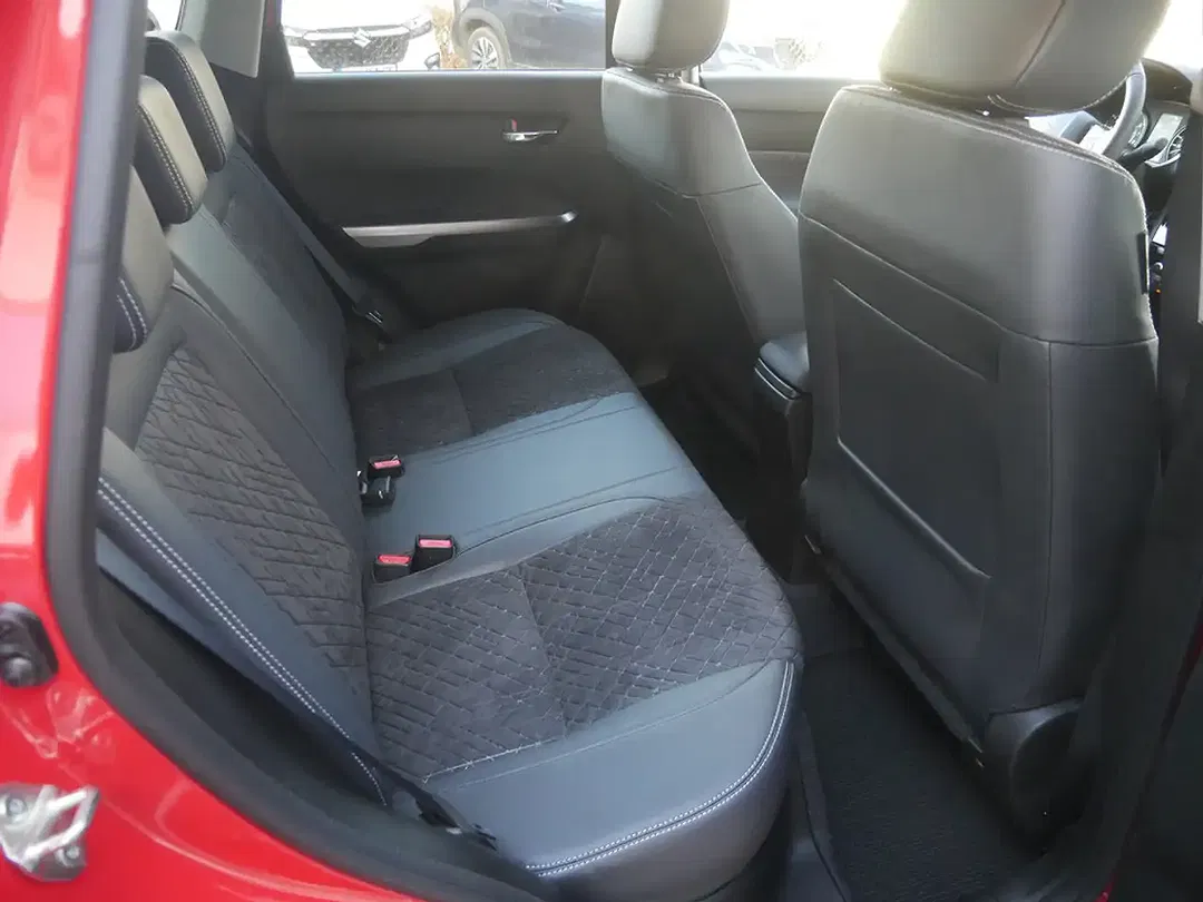 Suzuki Vitara - Thumbnail 9