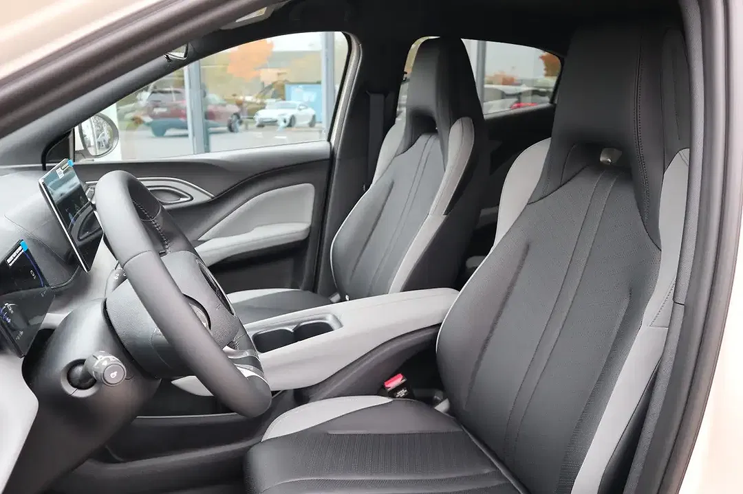 BYD Dolphin - Thumbnail 9