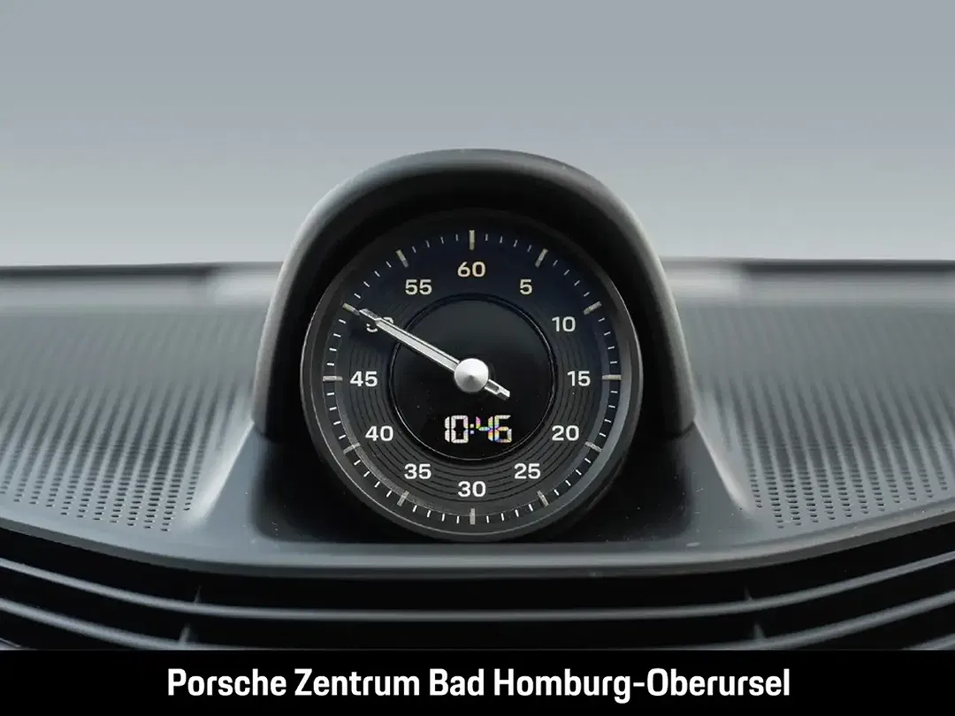 Porsche Taycan - Thumbnail 13