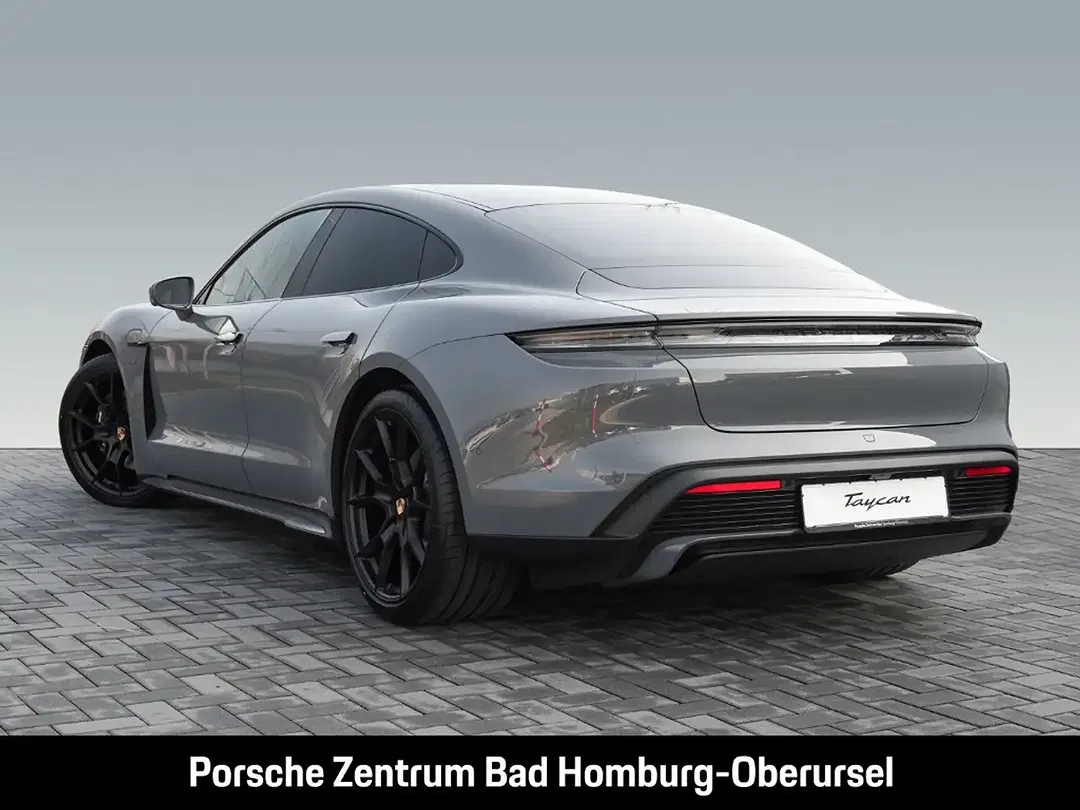 Porsche Taycan - Thumbnail 3