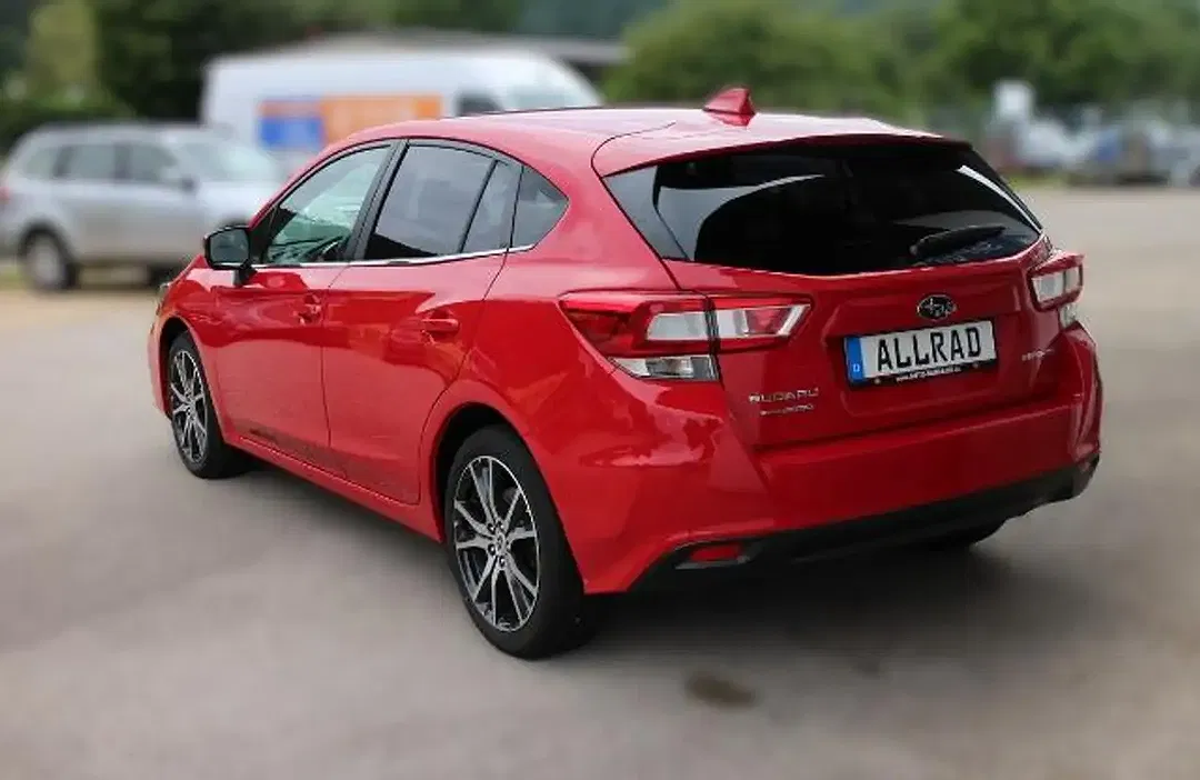 Subaru Impreza - Thumbnail 4