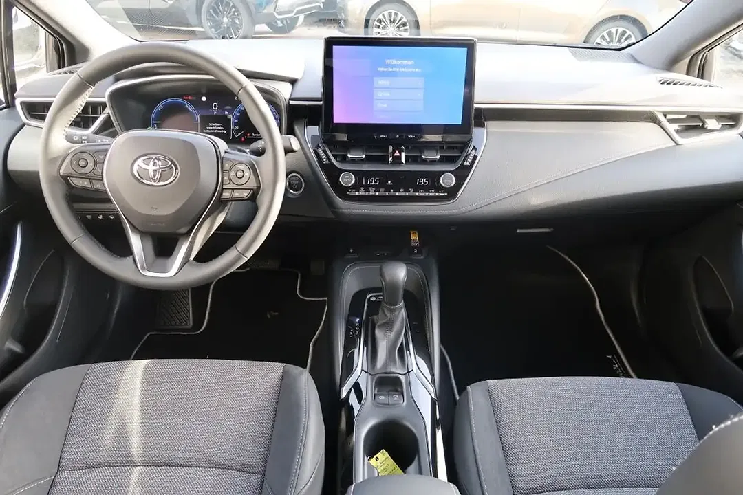 Toyota Corolla - Thumbnail 11