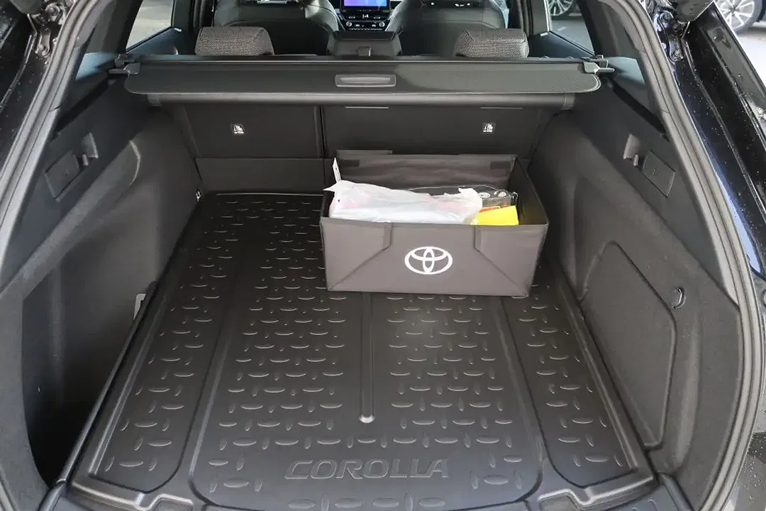 Toyota Corolla - Thumbnail 13