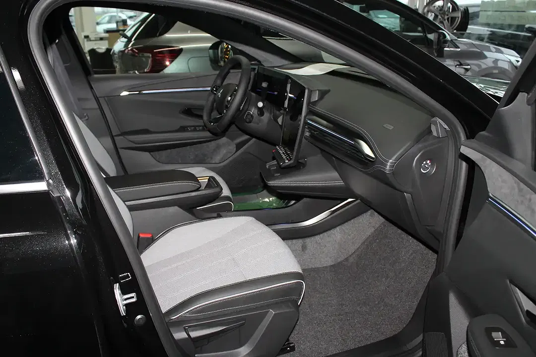 Mitsubishi Eclipse Cross - Thumbnail 11