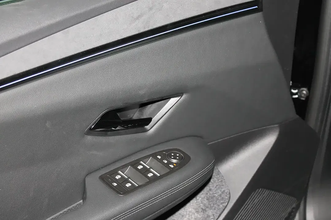 Mitsubishi Eclipse Cross - Thumbnail 9