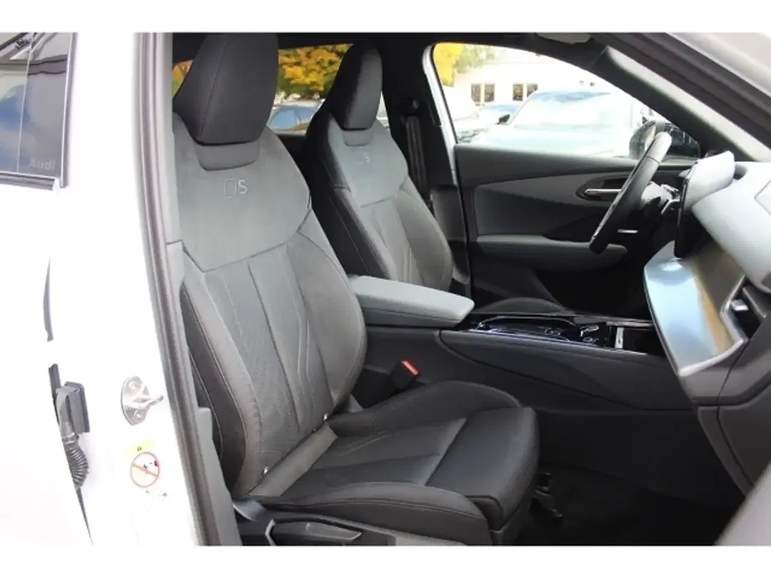 Audi Q3 - Thumbnail 10