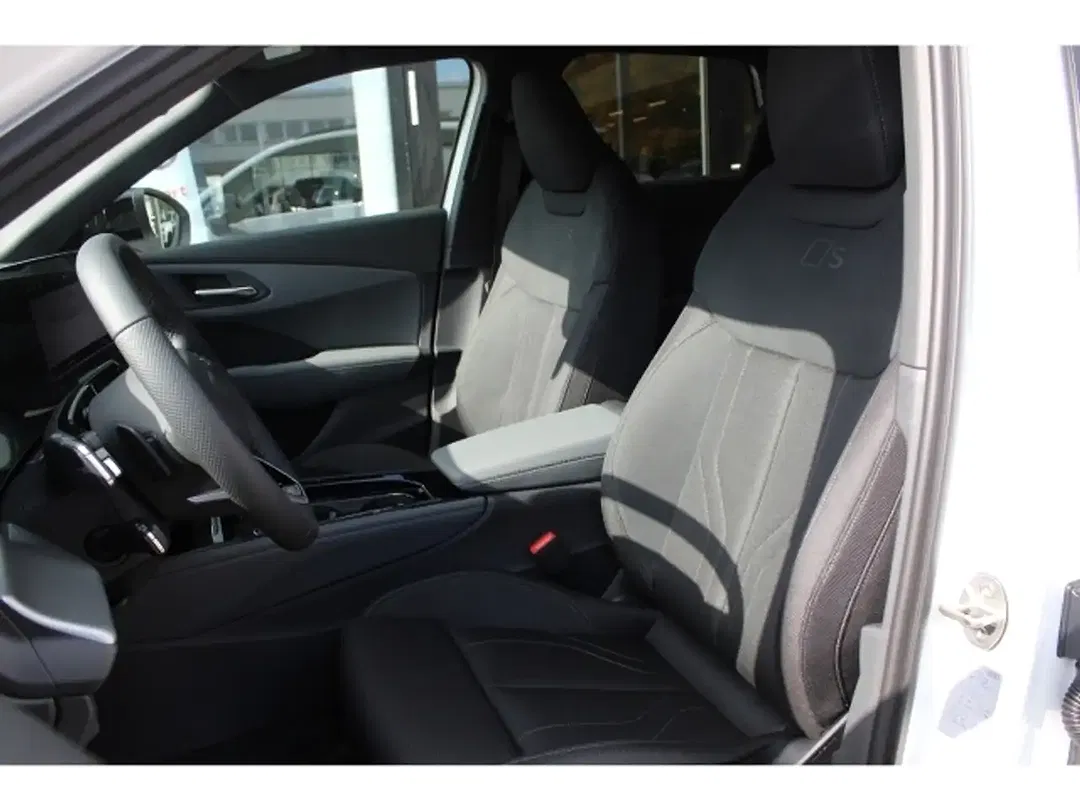 Audi Q3 - Thumbnail 8