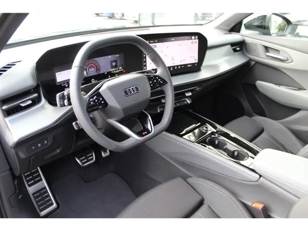 Audi Q3 - Thumbnail 9