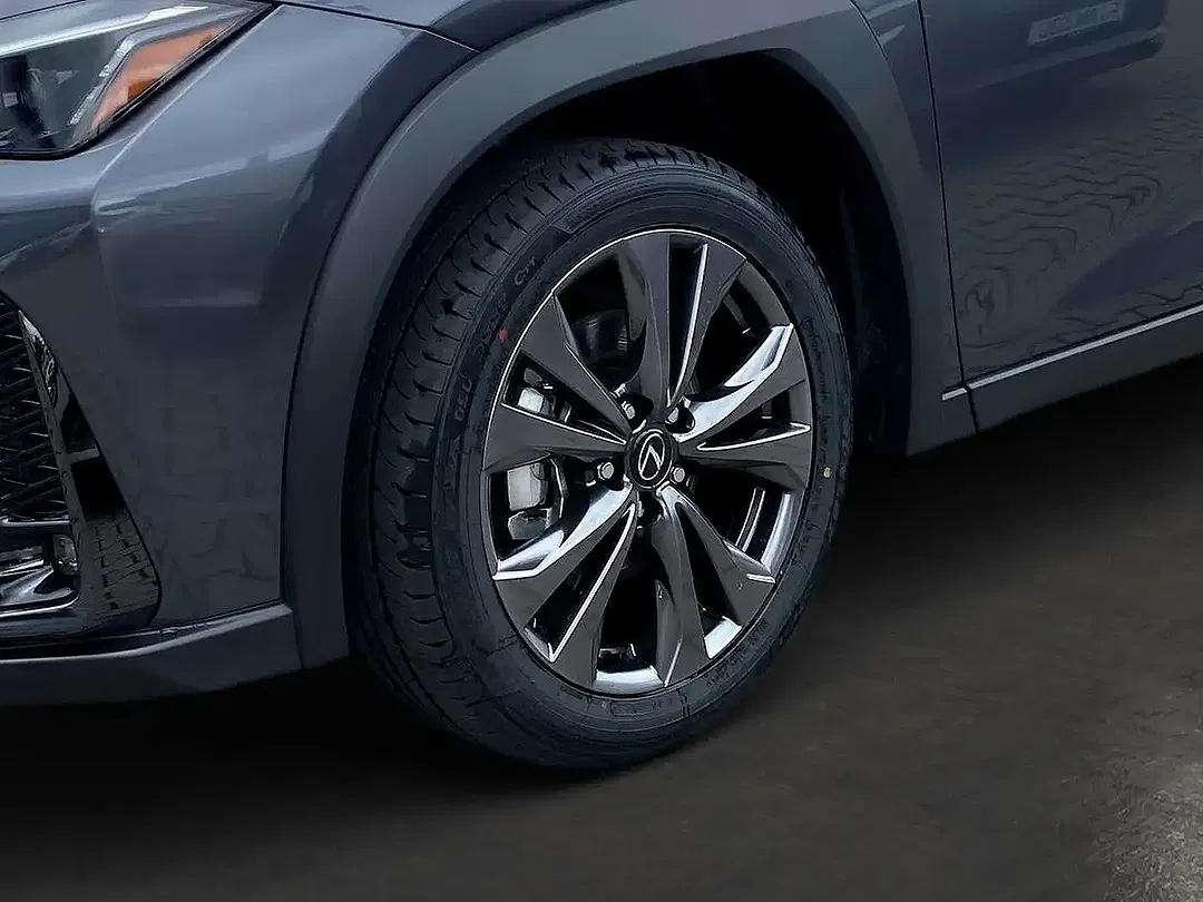 Lexus UX 300h - Thumbnail 13