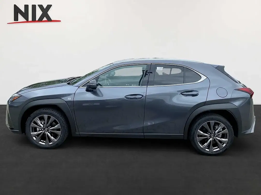 Lexus UX 300h - Thumbnail 3