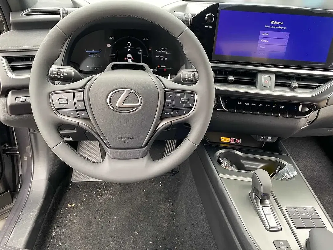 Lexus UX 300h - Thumbnail 9