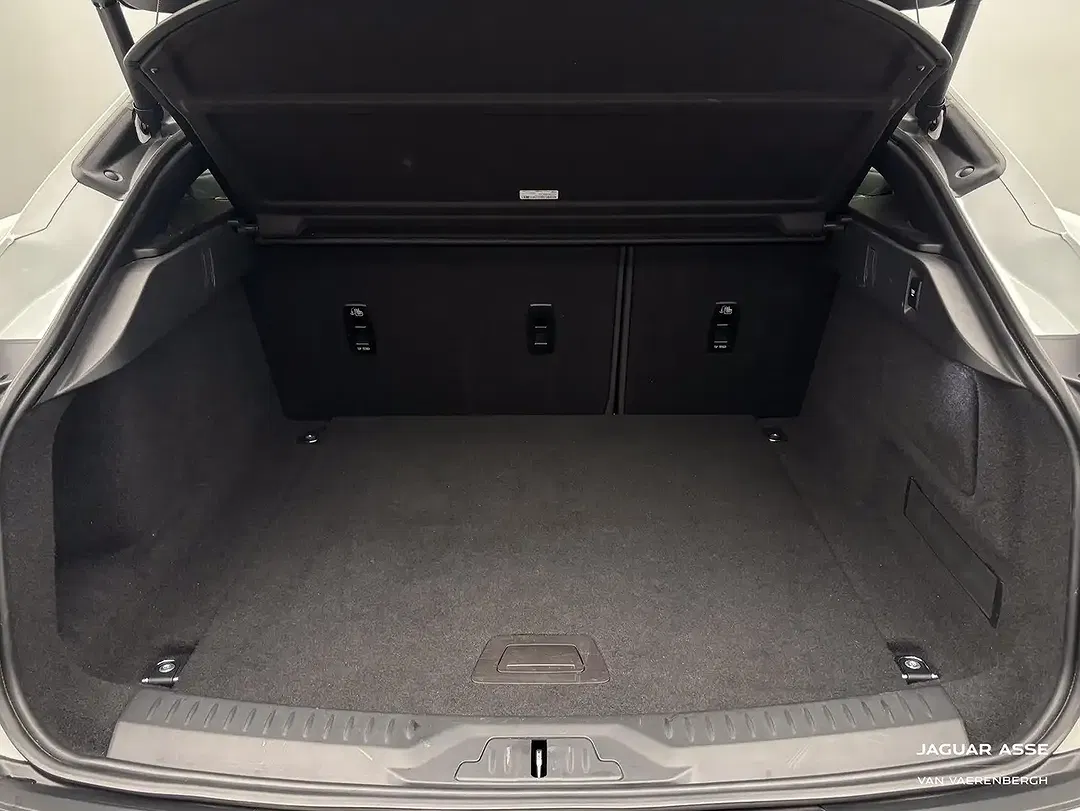 Jaguar I-Pace - Thumbnail 14