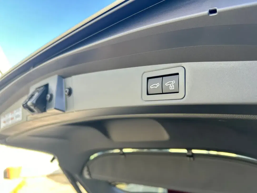 Toyota Corolla - Thumbnail 13