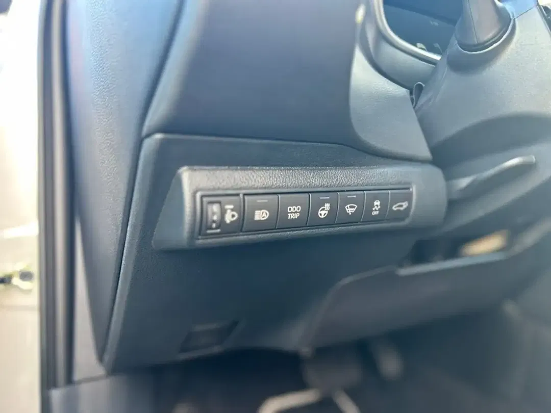 Toyota Corolla - Thumbnail 7