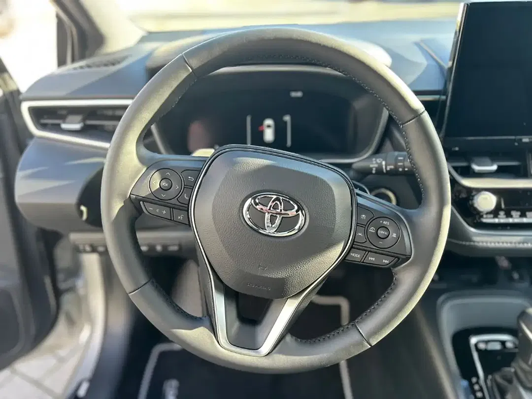 Toyota Corolla - Thumbnail 8
