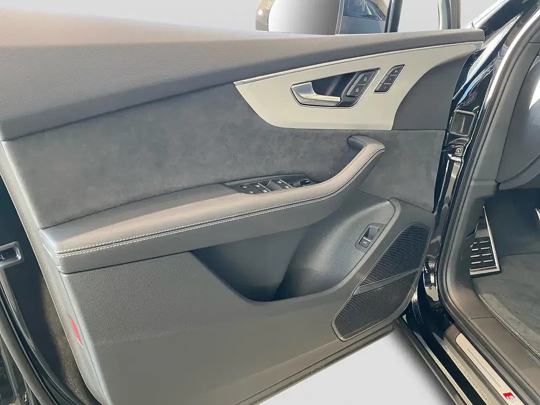 Audi Q7 - Thumbnail 13