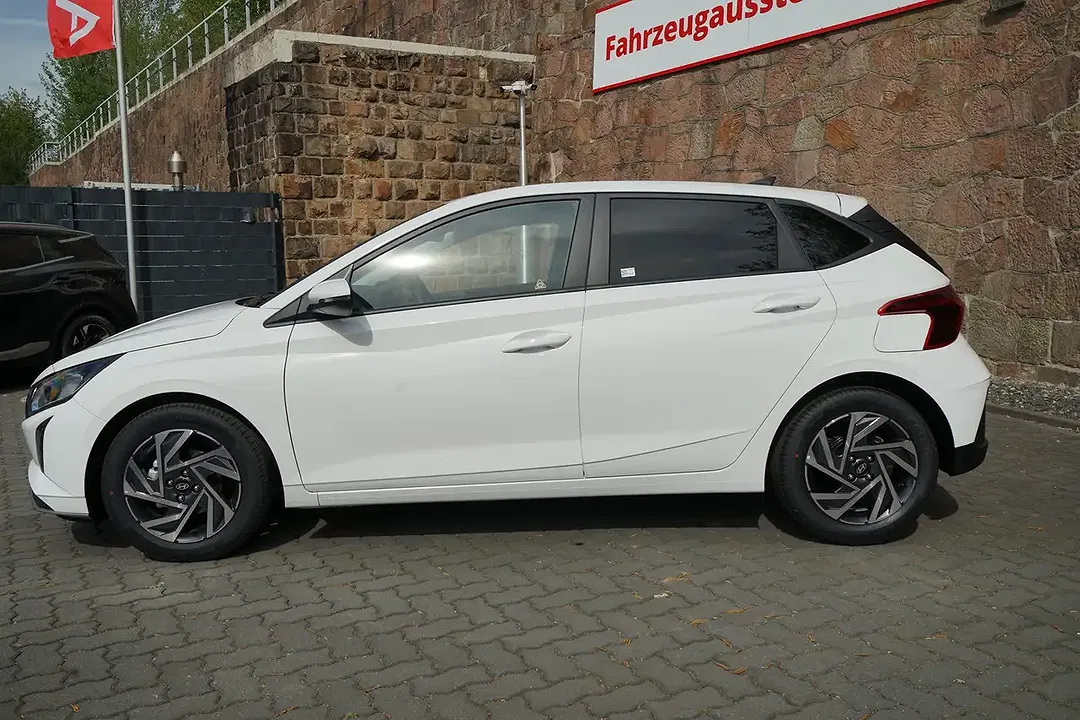 Hyundai i20 - Thumbnail 2