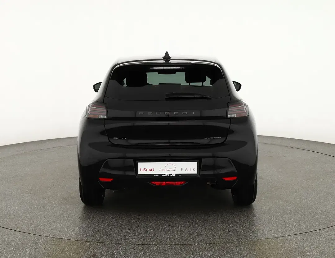 Peugeot 208 - Thumbnail 3