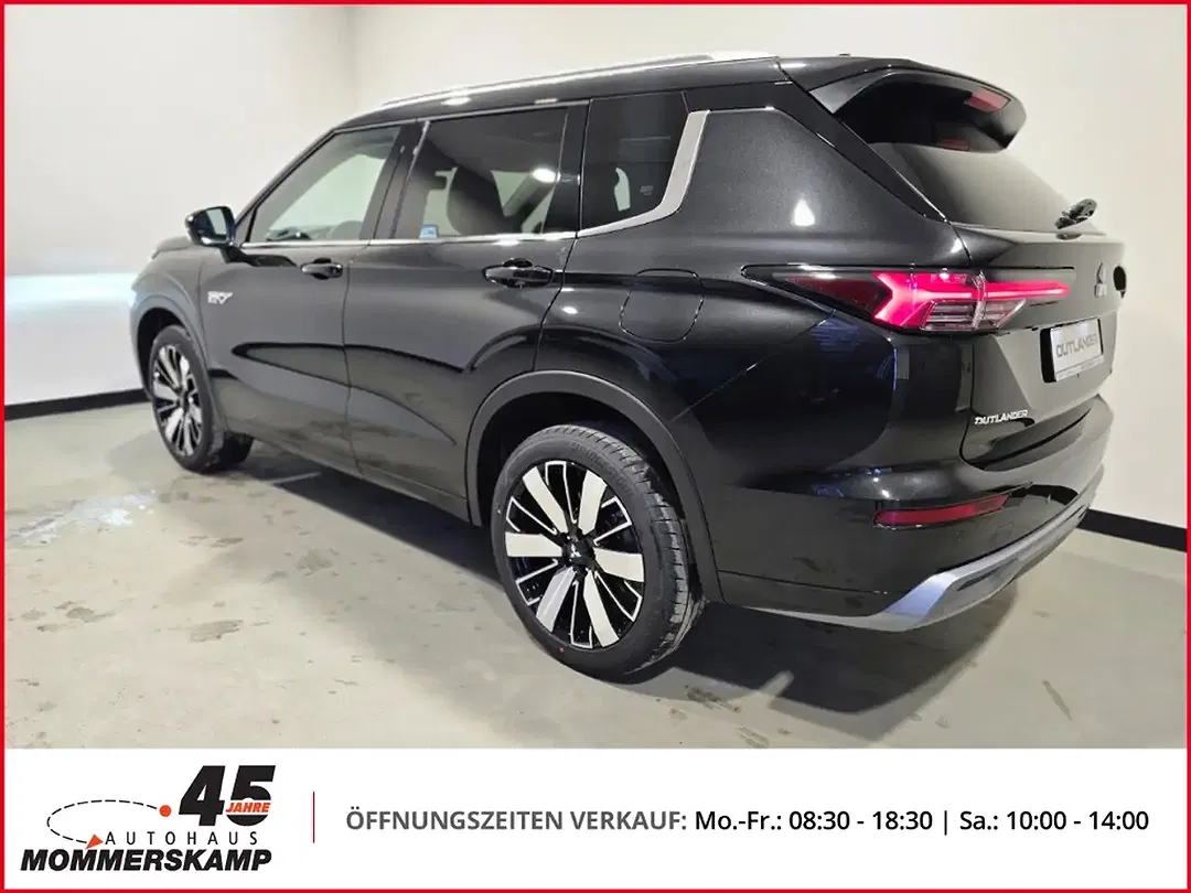 Mitsubishi Outlander - Thumbnail 2