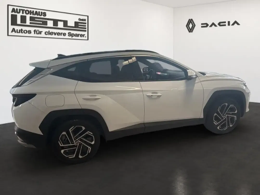Hyundai TUCSON - Thumbnail 2