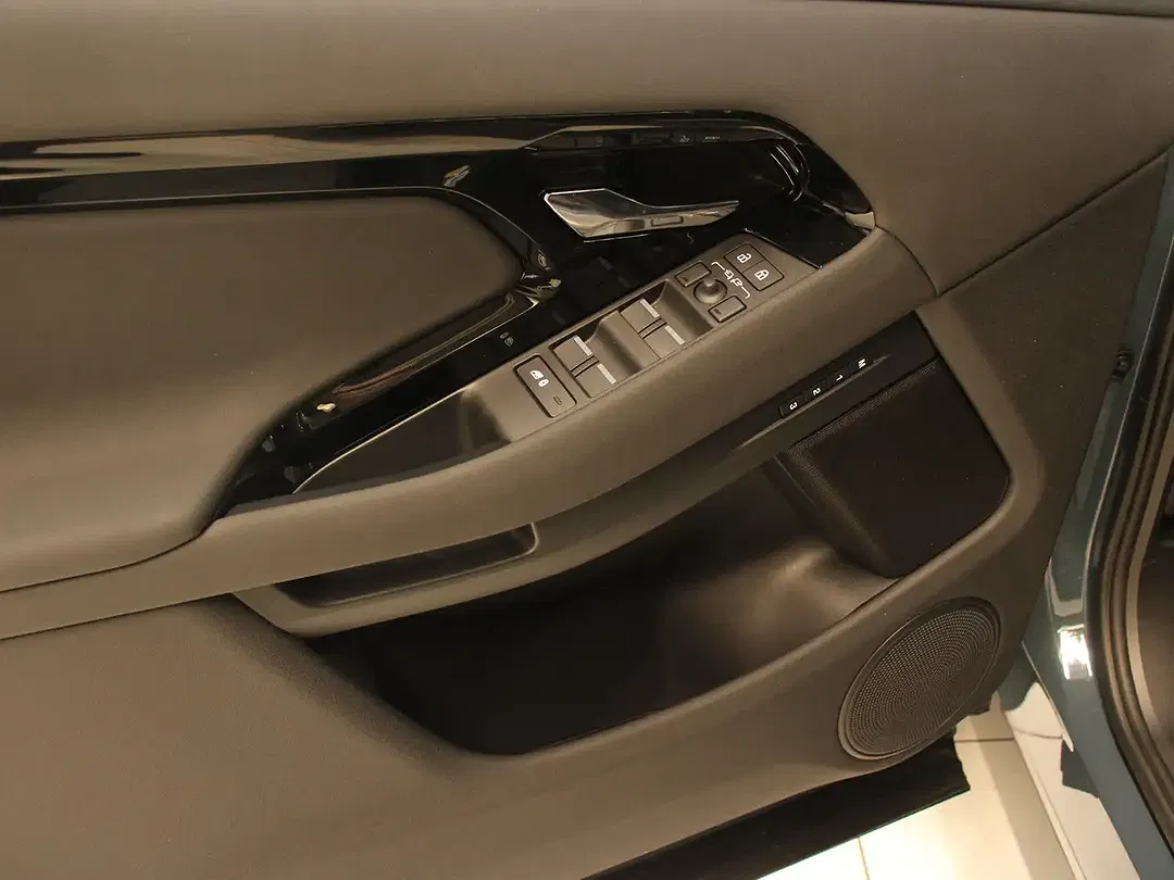 Land Rover Range Rover Evoque - Thumbnail 11