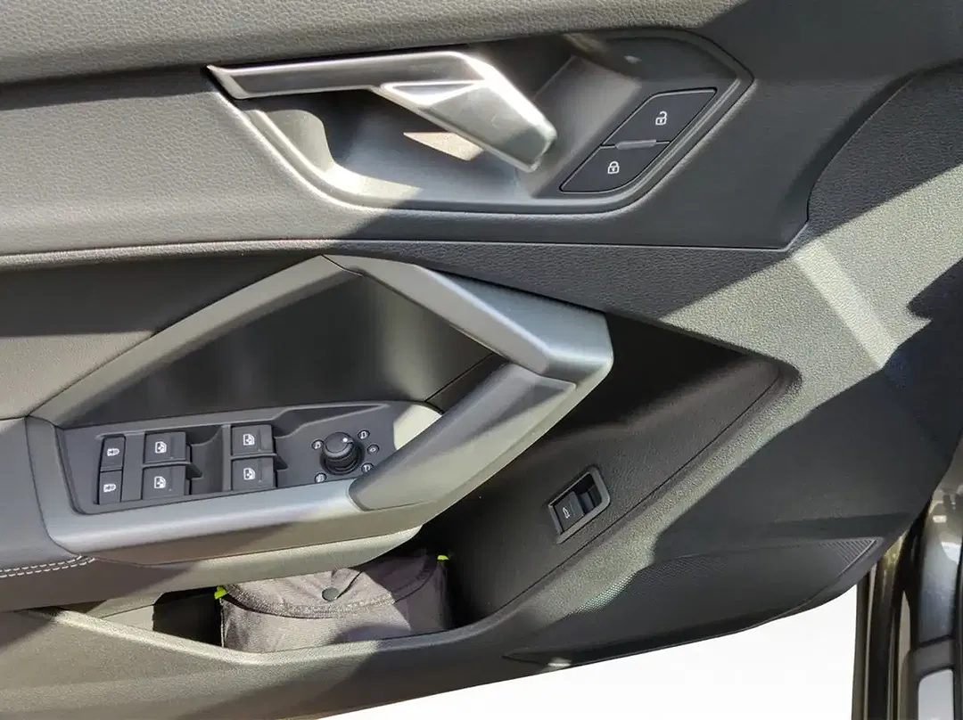 Audi Q3 - Thumbnail 10