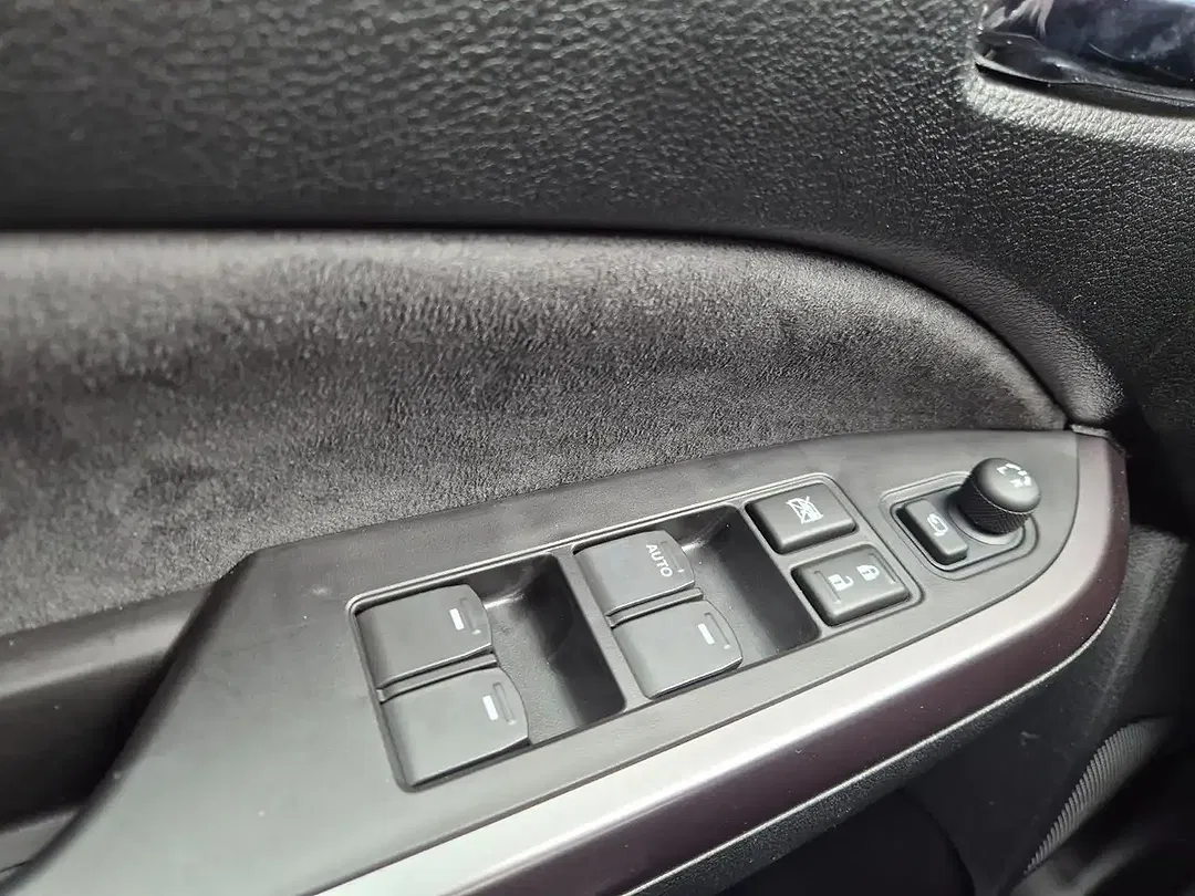 Suzuki Vitara - Thumbnail 14