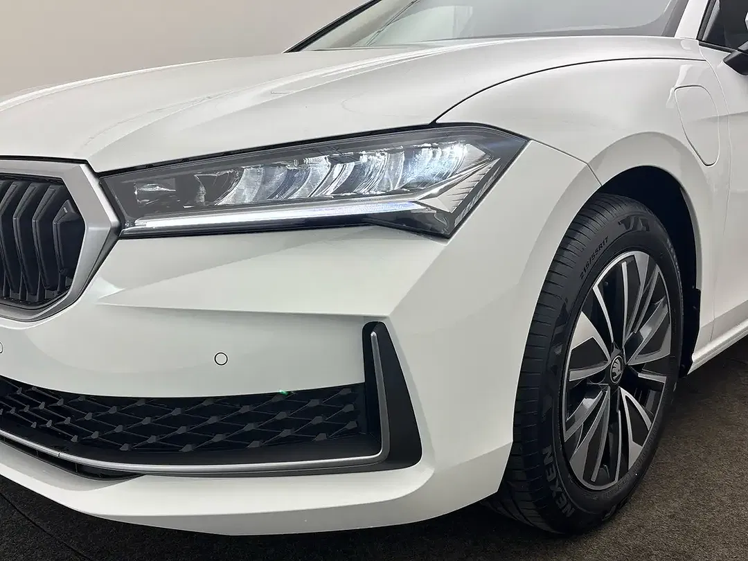 Skoda Superb - Thumbnail 5
