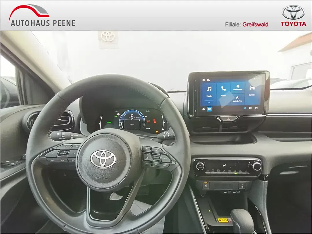 Toyota Yaris - Thumbnail 10