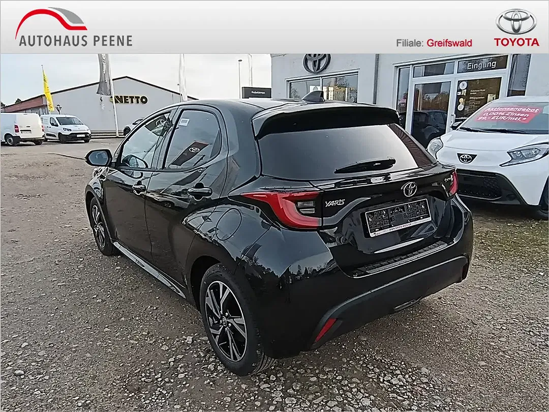 Toyota Yaris - Thumbnail 2