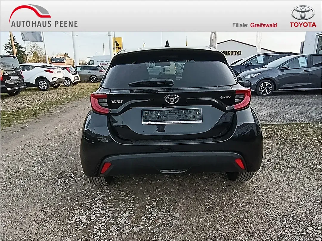 Toyota Yaris - Thumbnail 4
