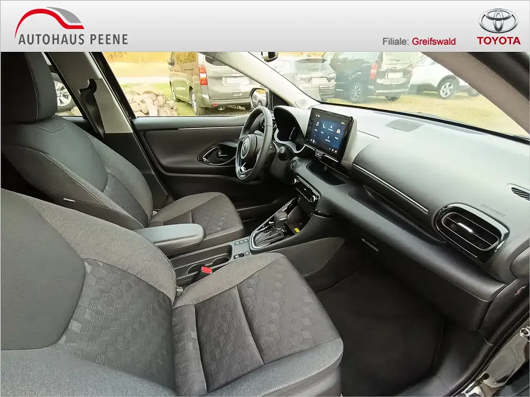 Toyota Yaris - Thumbnail 7